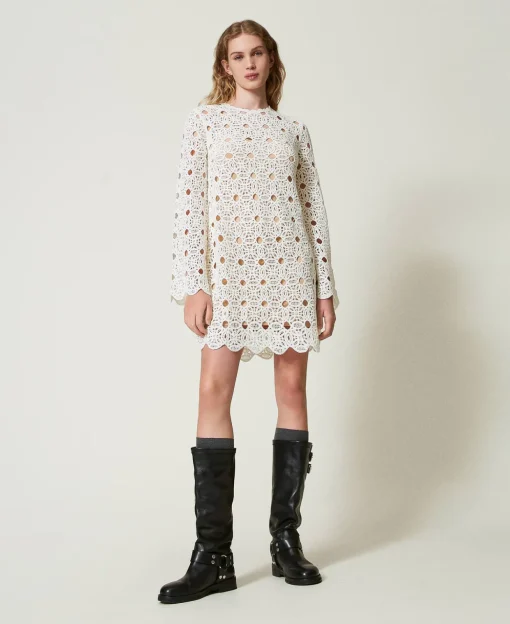 Kurzes Häkelkleid