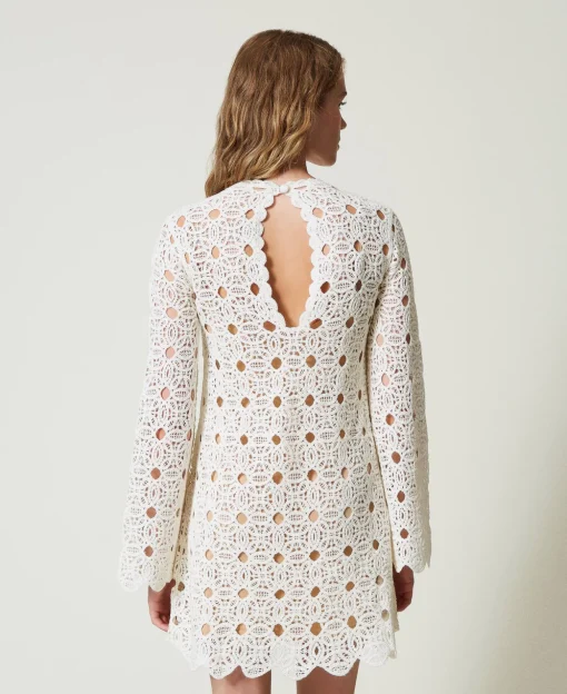 Kurzes Häkelkleid