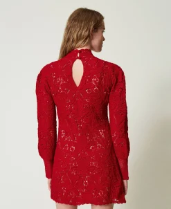 Kurzes Häkelkleid Mit Blumendessin
