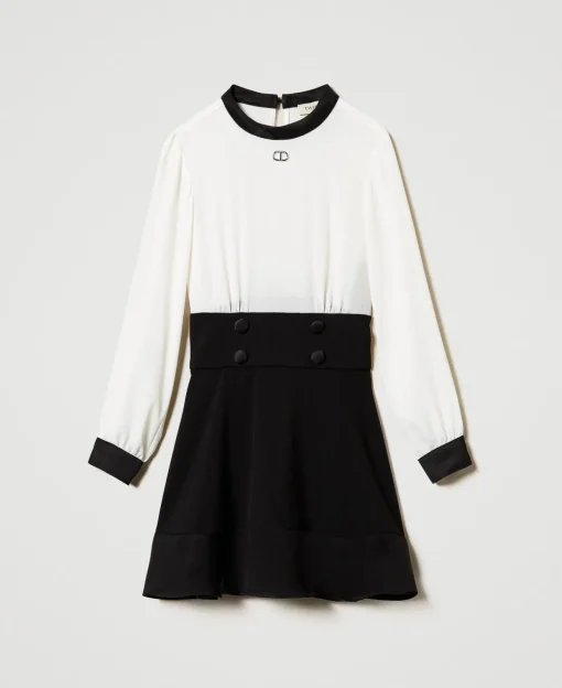 Kurzes Kleid Aus Crêpe De Chine Und Flanell