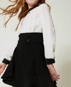 Kurzes Kleid Aus Crêpe De Chine Und Flanell