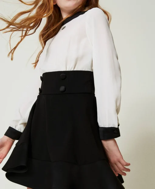 Kurzes Kleid Aus Crêpe De Chine Und Flanell