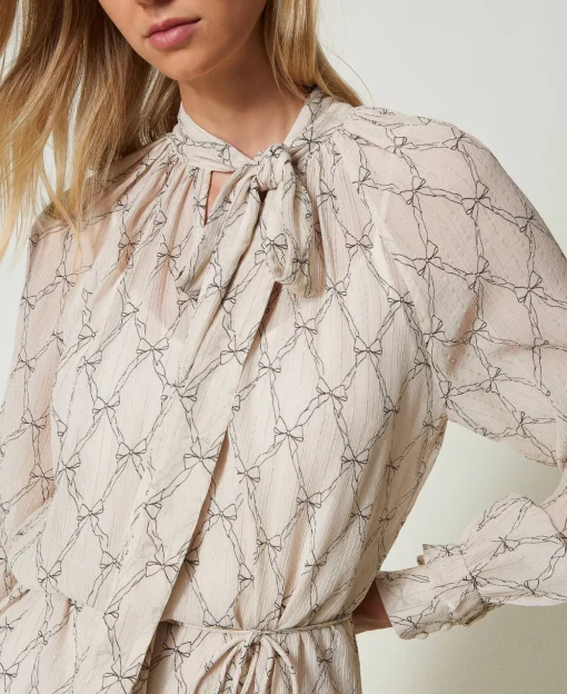 Kurzes Kleid Aus Krepon Mit Schleifenprint