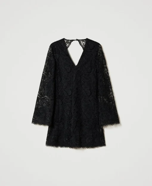 Kurzes Kleid Aus Makrameespitze