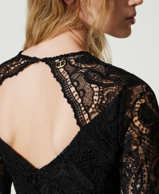 Kurzes Kleid Aus Makrameespitze