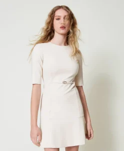 Kurzes Kleid Mit „Oval T“-Riegel