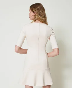 Kurzes Kleid Mit „Oval T“-Riegel