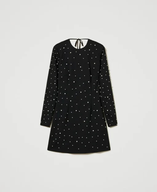 Kurzes Kleid Mit Perlen