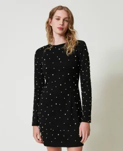 Kurzes Kleid Mit Perlen