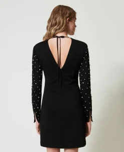 Kurzes Kleid Mit Perlen