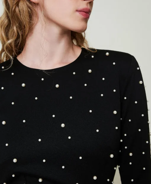 Kurzes Kleid Mit Perlen