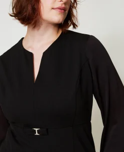 Kurzes Kleid Mit Schleife Und Oval T