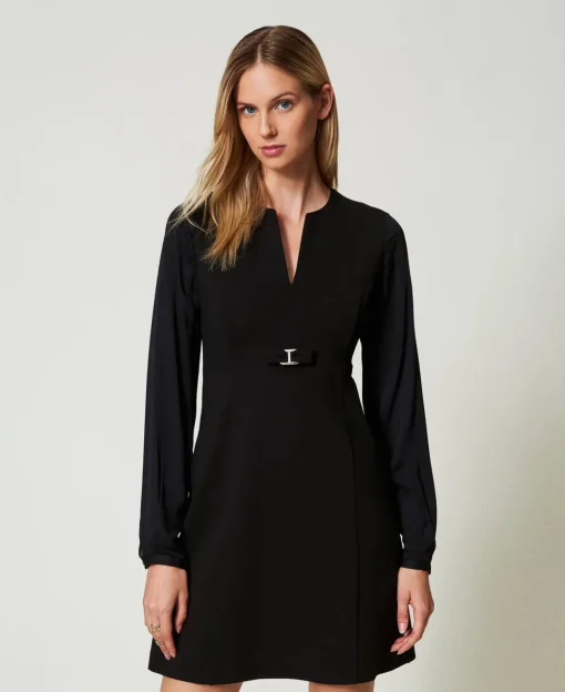 Kurzes Kleid Mit Schleife Und Oval T