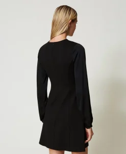 Kurzes Kleid Mit Schleife Und Oval T