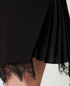 Kurzes Kleid Mit Spitze