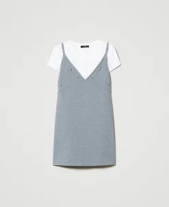 Kurzes Kleid Mit Stickereien Und T-Shirt