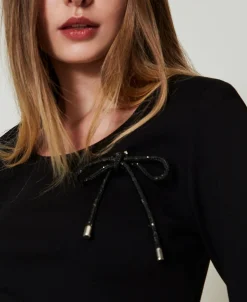 Kurzes Kleid Mit Strassbrosche