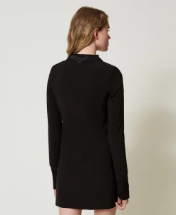 Kurzes Kreppkleid Mit Satindetails