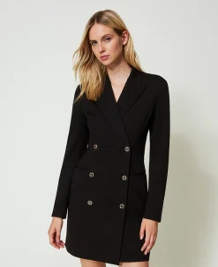 Kurzes Mantelkleid Mit Zweireihigem Verschluss