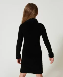 Kurzes Strickkleid In Pelzoptik