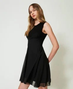 Kurzes Strickkleid Mit Georgette