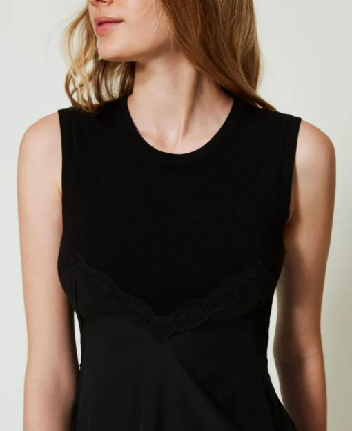Kurzes Strickkleid Mit Georgette