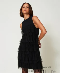 Kurzes Strickkleid Mit Tüllvolants