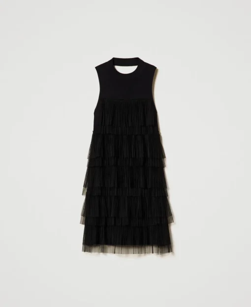 Kurzes Strickkleid Mit Tüllvolants