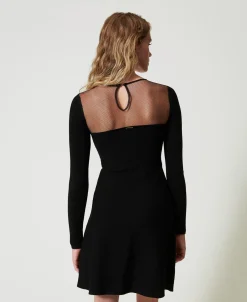 Kurzes Strickkleid Mit Tüll Und Stickerei