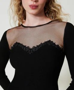 Kurzes Strickkleid Mit Tüll Und Stickerei