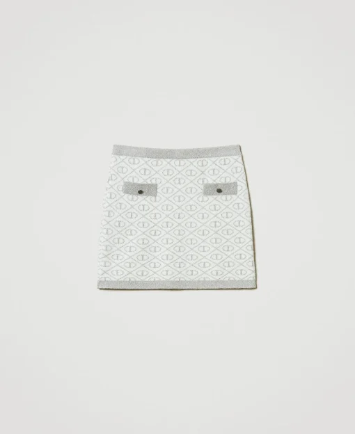 Kurzjacke Aus Jacquard-Strick Mit Oval Ts