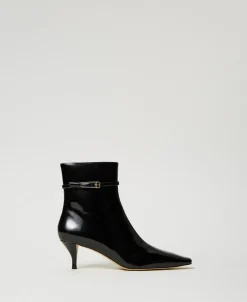 Lackstiefelette Mit Riemchen