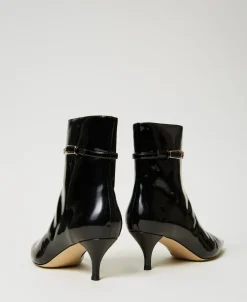 Lackstiefelette Mit Riemchen