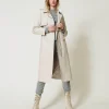 Langer Trenchcoat Mit Beschichtung Und Gürtel