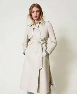 Langer Trenchcoat Mit Beschichtung Und Gürtel