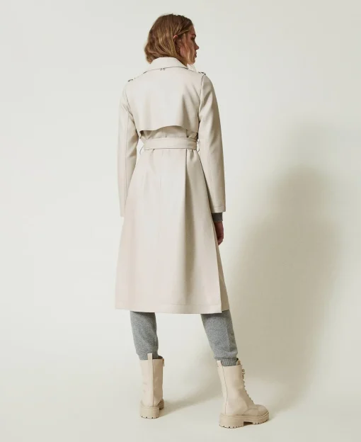 Langer Trenchcoat Mit Beschichtung Und Gürtel