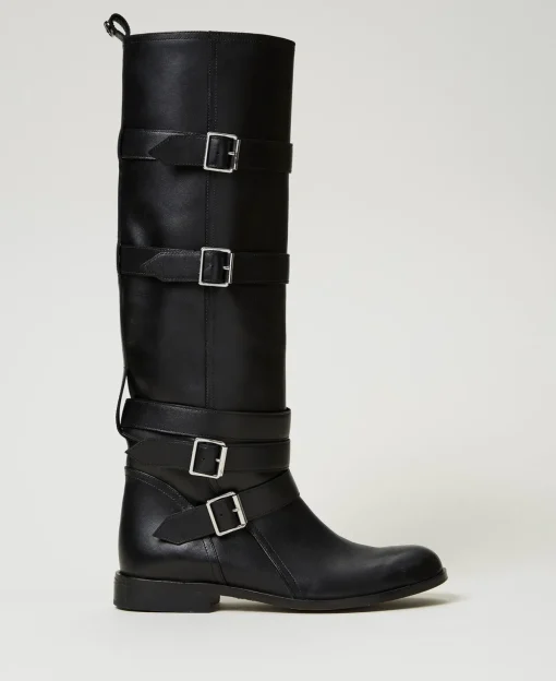 Lederstiefel Mit Riemen