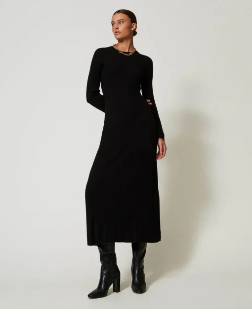 Maxi-Strickkleid Mit Rippenmuster Und Cut-out