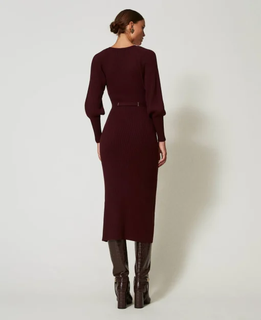 Maxi-Strickkleid Mit Rippenmuster Und Gürtel