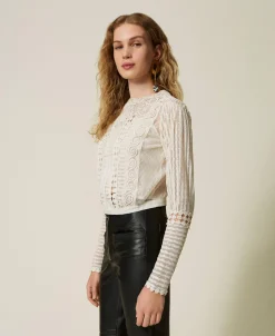 Musselinbluse Mit Spitze Und Stickereien