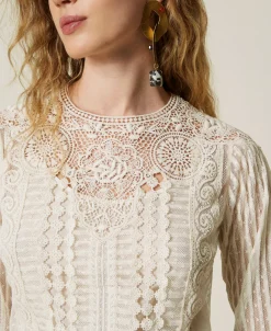 Musselinbluse Mit Spitze Und Stickereien