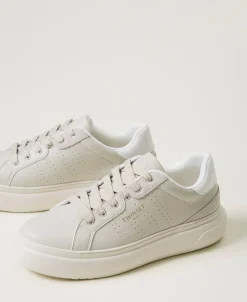 Perforierter Sneaker Mit Logo