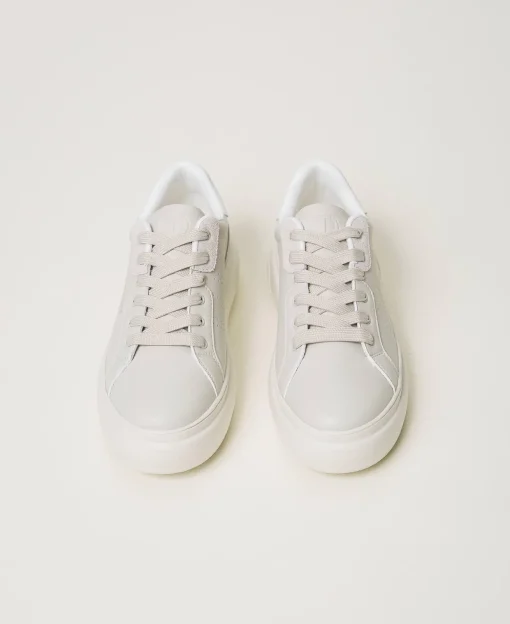 Perforierter Sneaker Mit Logo