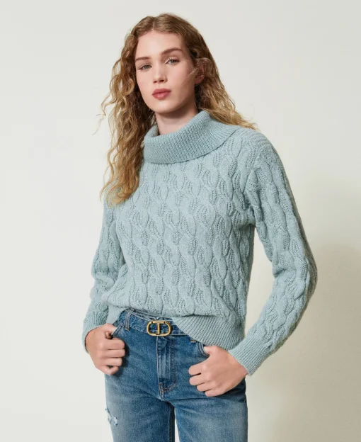 Pullover Mit Zopfmuster Und Maxikragen