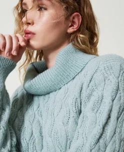 Pullover Mit Zopfmuster Und Maxikragen