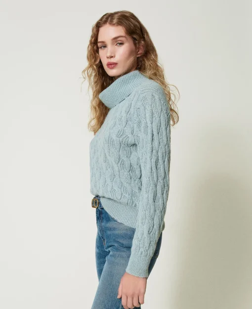 Pullover Mit Zopfmuster Und Maxikragen