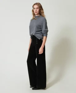 Samthose Mit Knöpfen