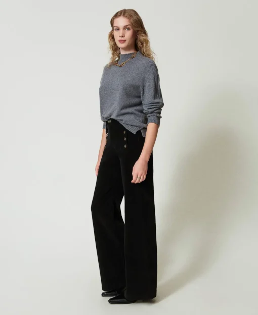 Samthose Mit Knöpfen
