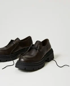 Schnürschuh Mit Oval T