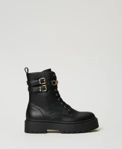 Schnürstiefelette Mit Schnallen Und „Oval T“-Ziertrense